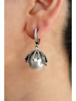 ANANA - White Destiny Earrings