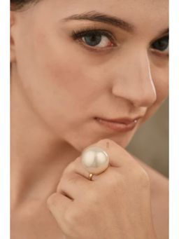 ANANA - White Moti Ring