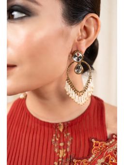 ANANA - White Ujwala Earrings