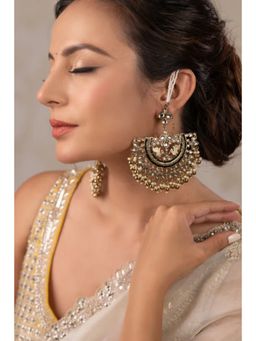 ANANA - Off White Vidhi Earrings