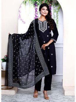 Miravan - Black Embroidery Straight Kurta with Pant and Dupatta (Set of 3)