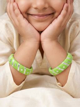 Lil Pitaara - Girls Green Embellished/Sequined Cotton Bangles