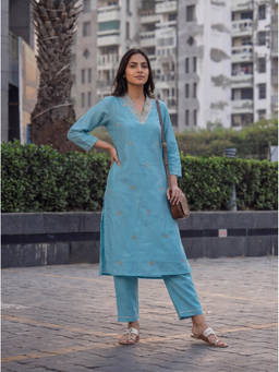 The Suitable - Blue Chanderi Regular Fit Floral Kurta With Pant