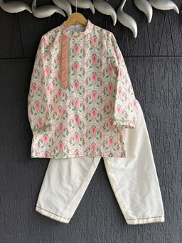 THE WISHING CLOSET - Multi-Color Floral Kurta and Pyjama