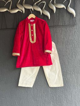 THE WISHING CLOSET - Red Solid Kurta and Pyjama