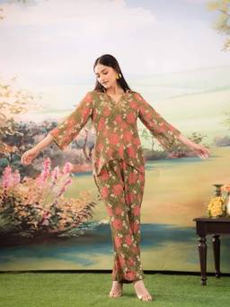LABEL SHRYESI - Moss And Bloom Olive Co-Ord Set