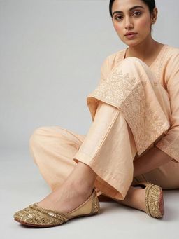 Dollphin - Women Gold Juttis