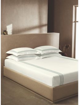 SANSAAR A D'DECOR BRAND LIVE CONSCIOUSLY - Star White Waterfall King Bedsheet With 2 Pillow Covers