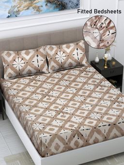 FABINALIV - Multicolor Geometric Cotton Blend King Size Fitted Double Bedsheet With 2 Pillow Covers