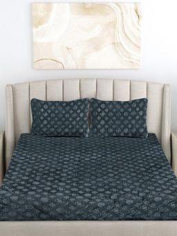 FABINALIV - Dark Grey Geometric Woollen Embossed King Size Double Bedsheet With 2 Pillow Covers