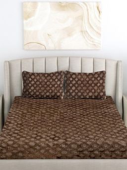 FABINALIV - Brown Geometric Woollen Embossed King Size Fitted Double Bedsheet With 2 Pillow Covers