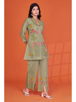 Autumnlane - Darika Sage Embroidery Co-Ord - Green