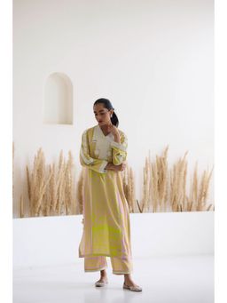 Inej - Lakeer Yellow Straight Kurta with Pant (Set of 2)
