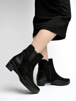 Shoetopia - Stylish Black Boots