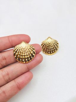 Designs & You - Gold-Plated Anti Tarnish Stainless Steel Shell Shaped Stud Earrings