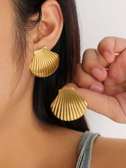 Designs & You - Gold-Plated Anti Tarnish Stainless Steel Shell Shaped Stud Earrings