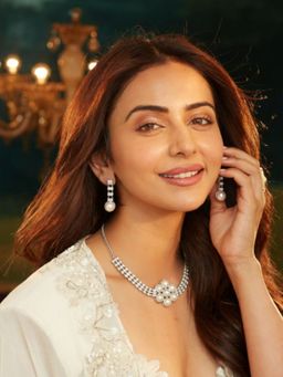 Accessher - Silver-Tone White Floral Ad Necklace Set with Earrings