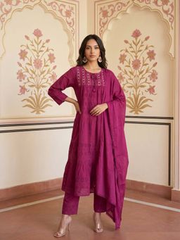 Gahan - Womens Purple Embroidered Schiffli Kurta with Pant & Dupatta
