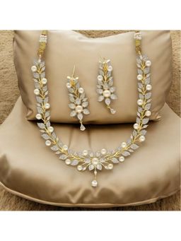 Sri Jagdamba Pearls - Majesty Aurora Pearl Jewellery Set
