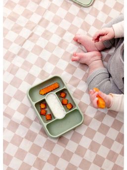 ezpz - Sage Green Baby-Led Weaning Fda Grade Travel Box (6-12 Months)