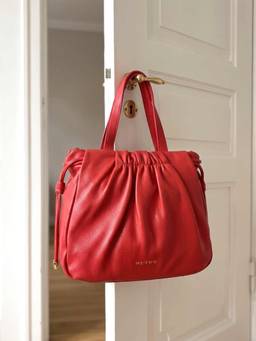 Metro - Red Handbag with Detachable Strap
