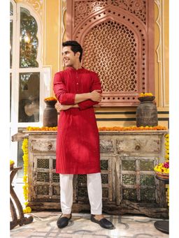 ETHNIC INDIA - Men Red Embroidered Kurta