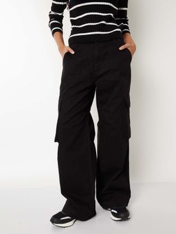 max - Women Black Solid Cargo