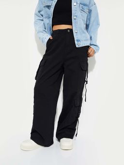 max - URBN Black Women Solid Cargo
