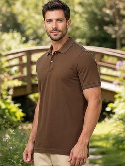 Bewakoof - Men Brown Solid Regular Fit Polo T-Shirt