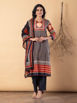Readiprint - Women Black Pure Cotton Kurta with Pant and Dupatta