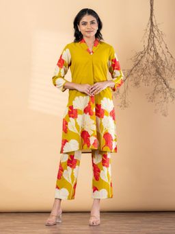 Readiprint - Women Yellow Cotton Blend Kurta with Pant