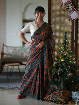 Suta - Multicolour Checks Saree without Blouse Piece, Fall attached
