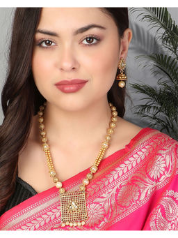 Adwitiya - Women Gold-Plated Pearl-Beaded Jewellery Set with Tessel