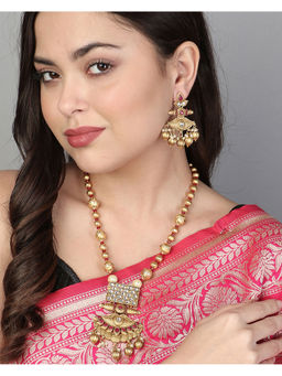 Adwitiya - Women Gold-Plated Red Stone-Studded Pearl-Beaded Jewellery Set