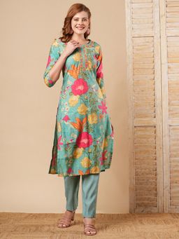 FASHOR - Green Floral Foil Printed Straight Fit Kurta with Pant (Set of 2)