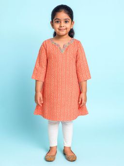 KiddoPanti - Peach Bandhani Printed with Floral Lace Neck Kurta and Leggings