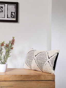 BLANC9 - Black Diamond Tufted Cotton Cushion Cover (12x20 inches)