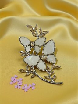 Accessher - White Metal Contemporary Brooch