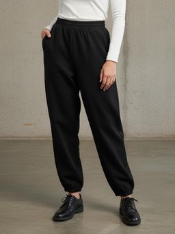 Qurvii - Black Solid Joggers