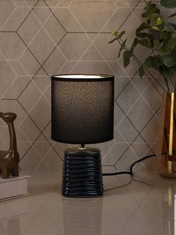 Tayhaa - Black Ribbed Table Lamp