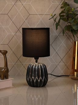Tayhaa - Thistle Table Lamp