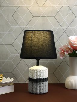 Tayhaa - Black Table Lamp