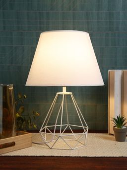Tayhaa - White Aesthetic Metal Table Lamp