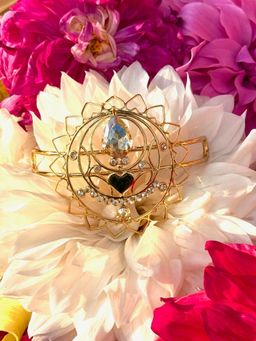ORNAMAAS - Radial Heart Bun White Juda Pin