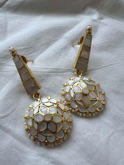 Bubber Jewels - Cream Saanjh Earrings