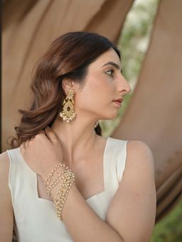 Bubber Jewels - Cream Jashn Earrings