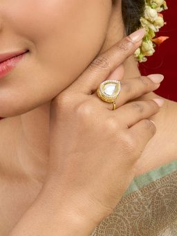 Teejh - Kaanchu White Ring