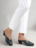 Navy Blue color option, Currently selected