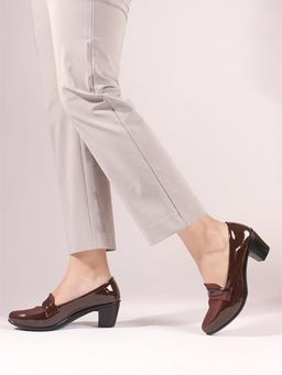 Dollphin - Women Brown Fashion Block Heel Loafers