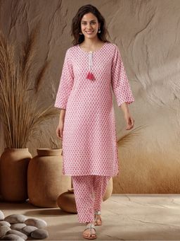 Jaipur Kurti - Women Pink Printed Straight Kurta and Pant